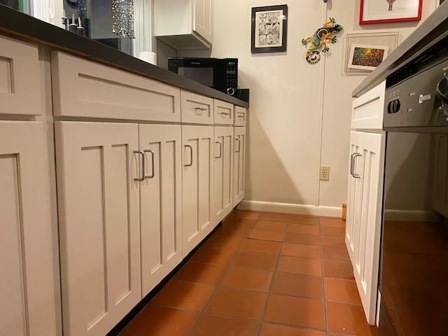 White cabinet repainted in new albany - after Preview Image 4
