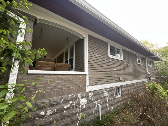 exterior of home before being repainted Preview Image 1