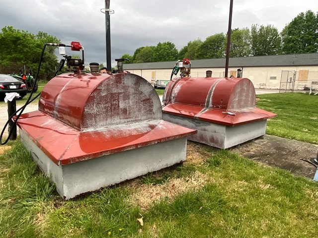 photo of fuel tanks in louisville before being repainted Preview Image 1