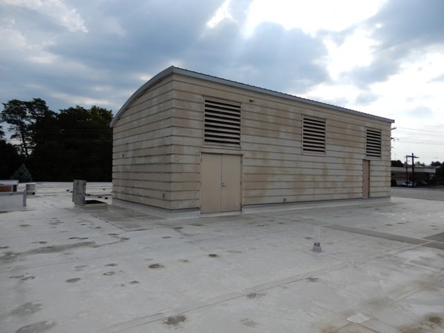 photo of the louisville endoscopy center before being repainted Preview Image 3