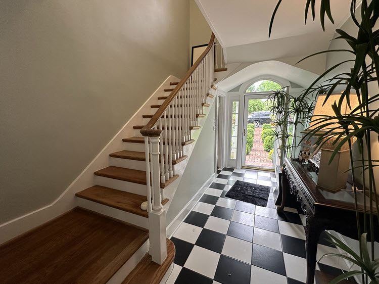 photo of repainted foyer walls in louisville Preview Image 1