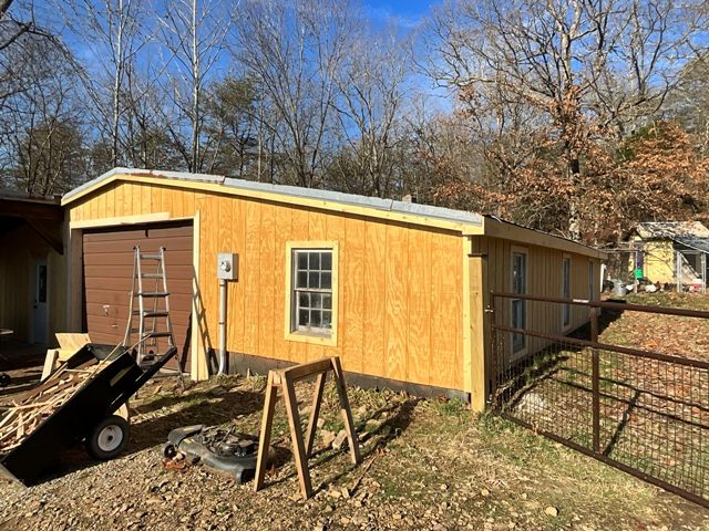 photo of garage in bardstown before being repainted Preview Image 1