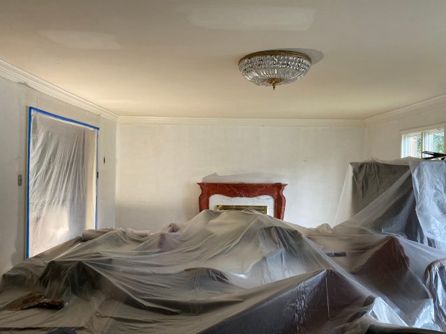 interior dining room before being repainted Preview Image 4