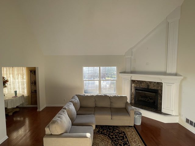 photo of repainted interior in louisville Preview Image 6