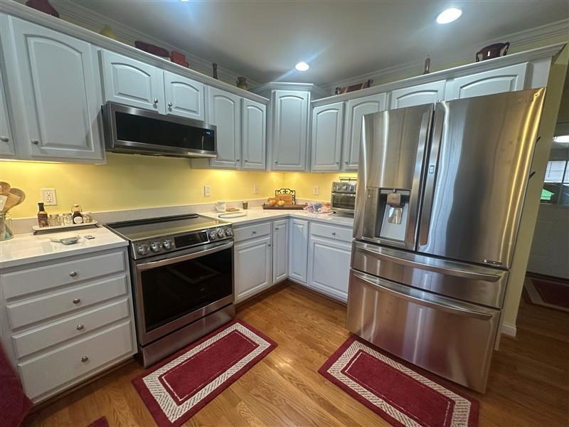 interior kitchen cabinet painters in taylorsville Preview Image 6