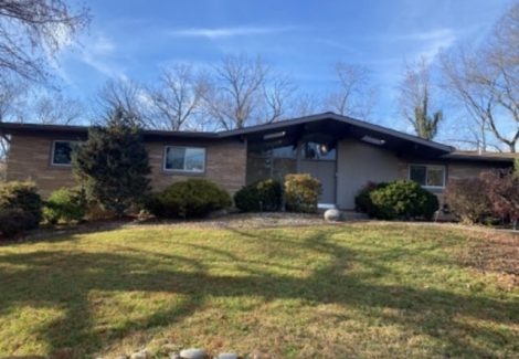 photo of brick home in louisville