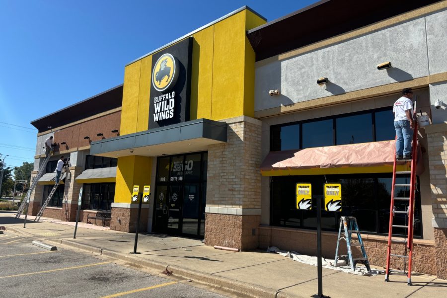 Retail Shops Case Study during photo side view of buffalo wild wings Preview Image 7