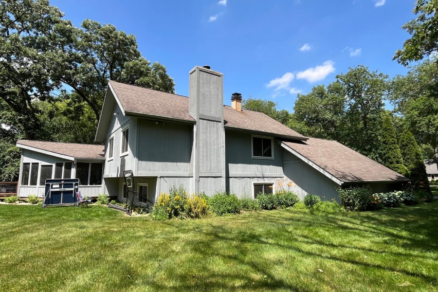 Crystal Lake Home Refresh side of the house before painting Preview Image 4