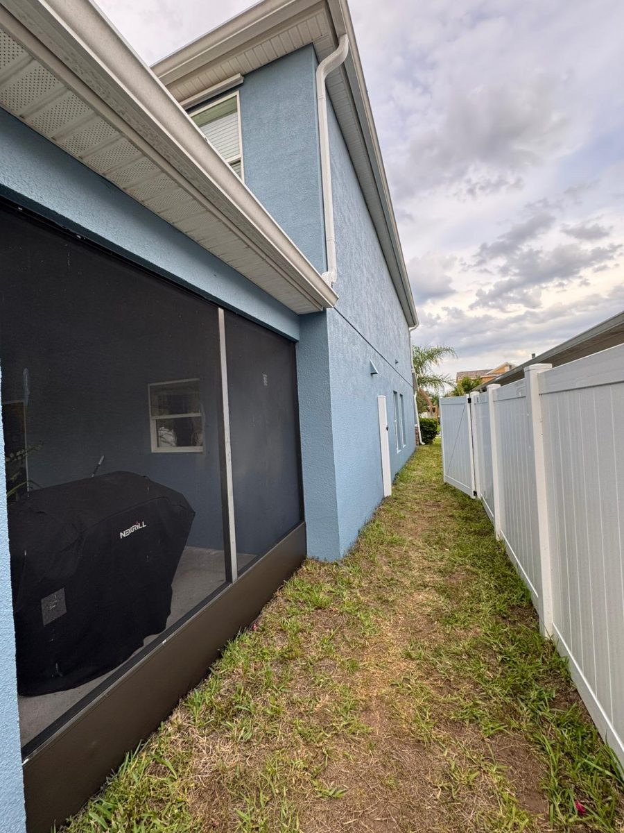 blue exterior Preview Image 6