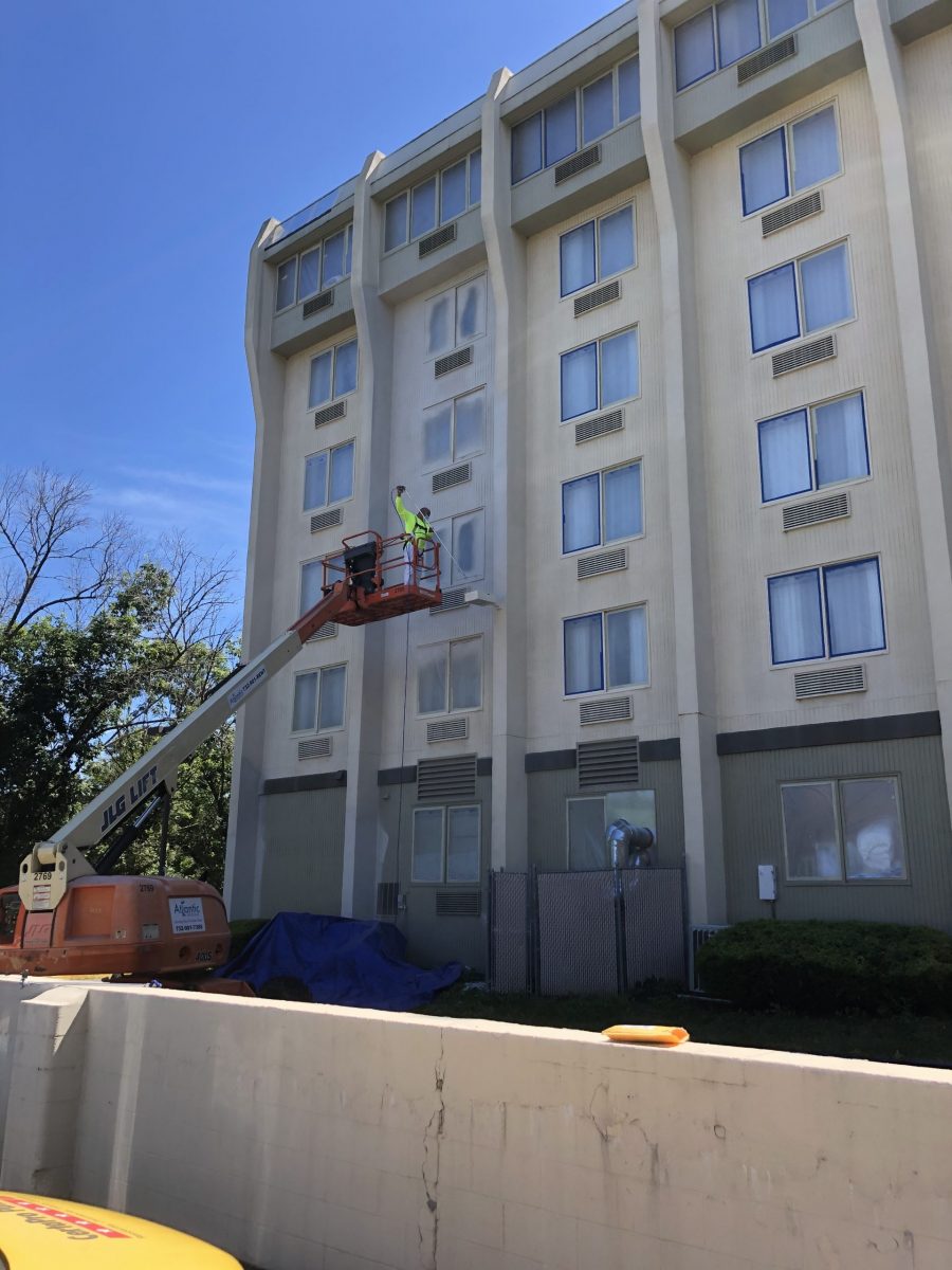 Using Our Commercial Lift Preview Image 2