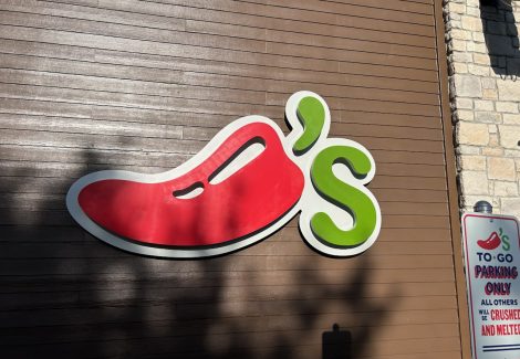 exterior signs at Chili's