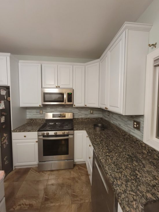 white kitchen cabinets