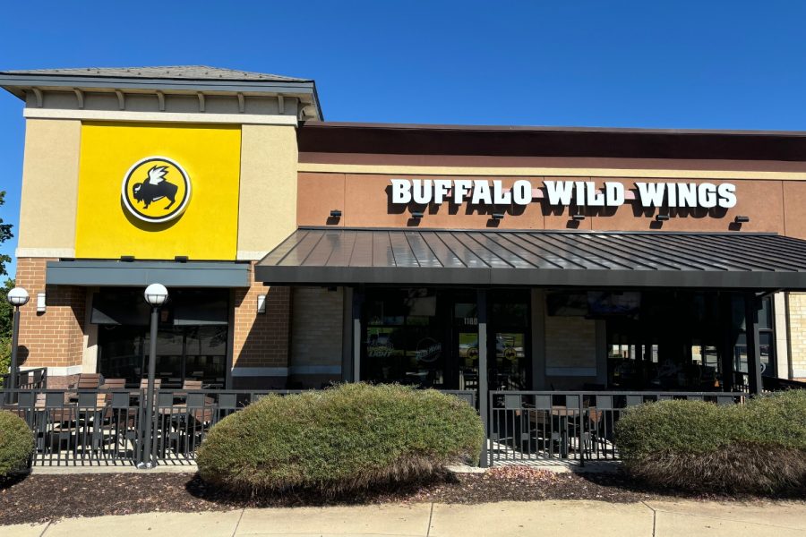 Retail Shops Case Study before photo front of buffalo wild wings Preview Image 1