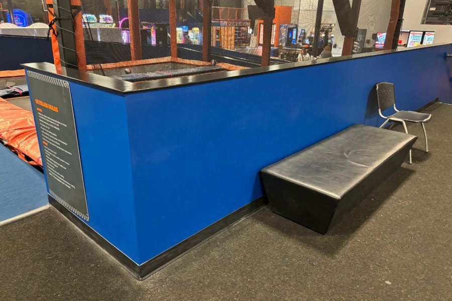 Skyzone After walkway with bench Preview Image 2