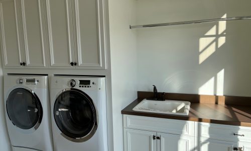 ... and finally, a look at the finished laundry room!