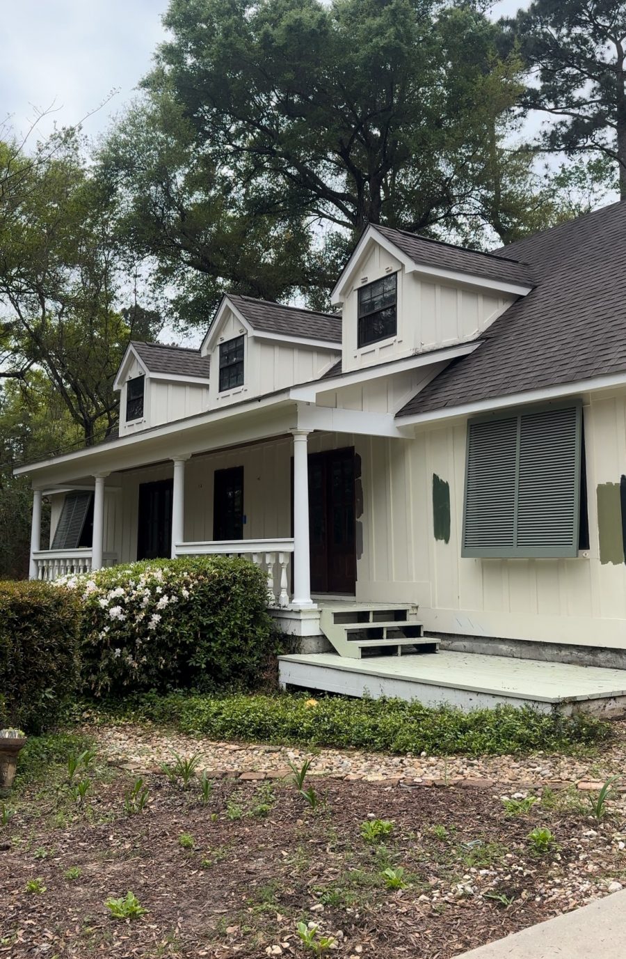 house exterior with off-white siding Preview Image 1