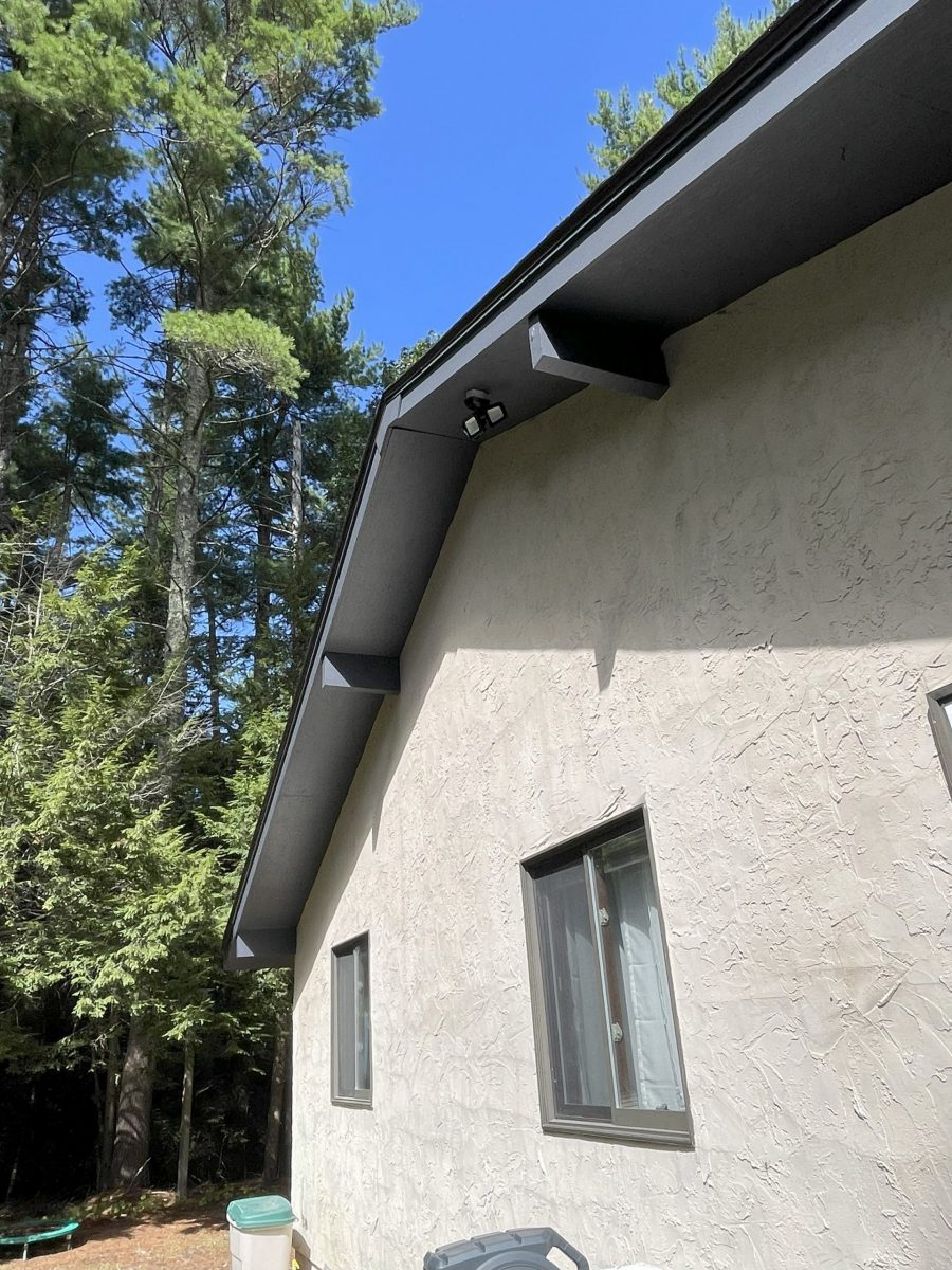 professionally painted side of home Preview Image 4