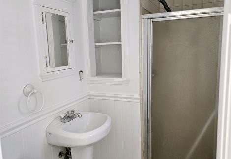 Merrimack, NH bathroom painting