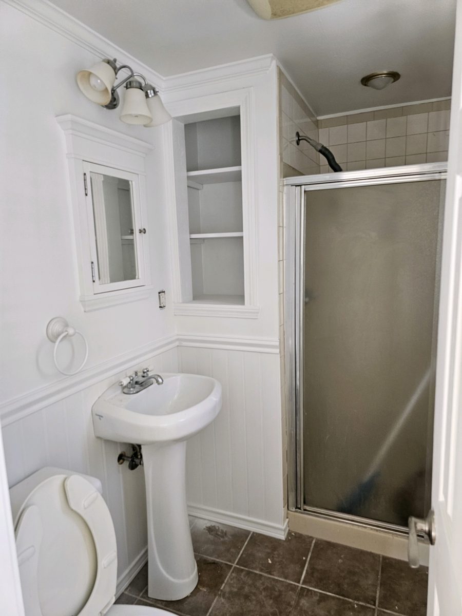 Merrimack, NH bathroom painting Preview Image 2