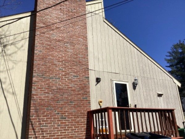 Side of Home Before Painting Preview Image 7