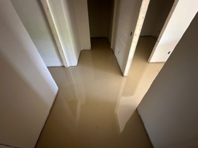 floor with tan coating