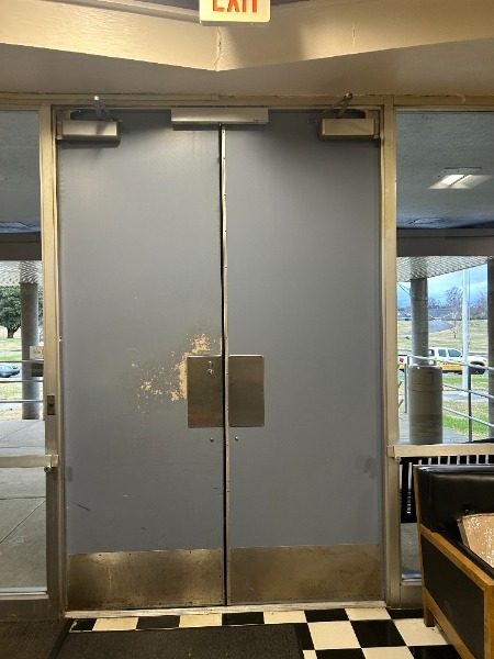 metal doors before repaint Preview Image 10