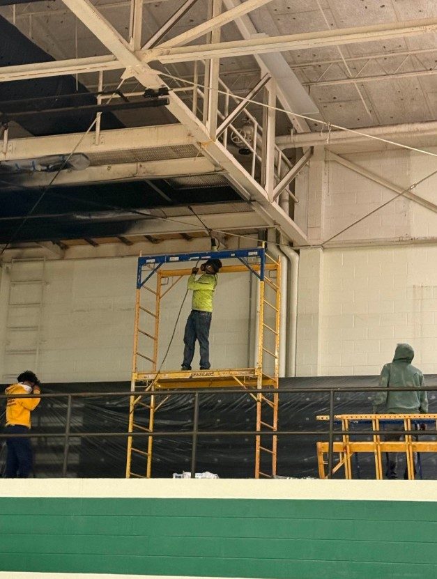 painters on scaffolding Preview Image 7