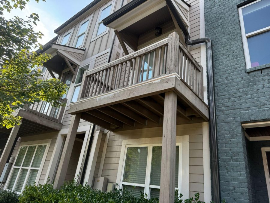 wooden balcony with wood replacement Preview Image 2