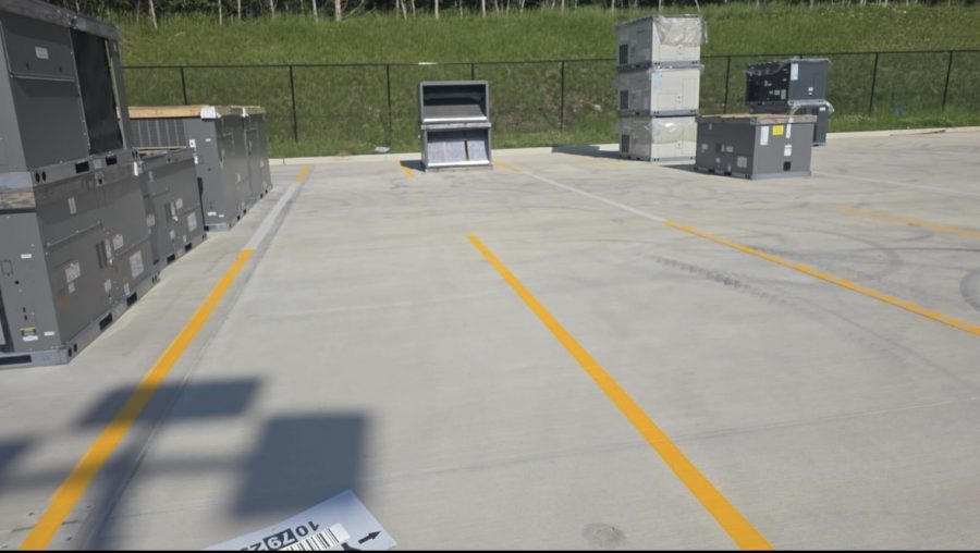 loading area lot with fresh painted striping and hvac equipment Preview Image 2