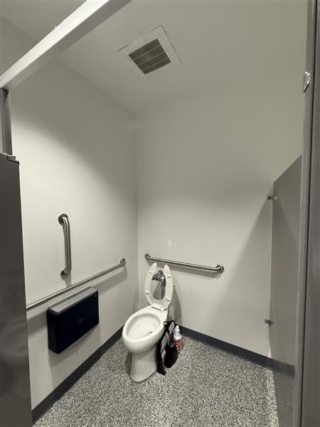 bathroom Preview Image 6