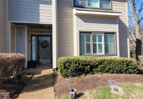 Townhouse Siding Paint Fix