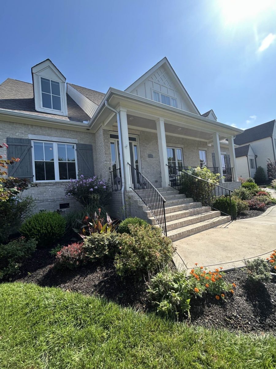 brick house with steps to front door Preview Image 9