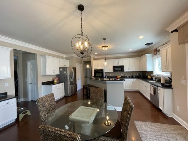 Cabinet Painting Preview Image 3