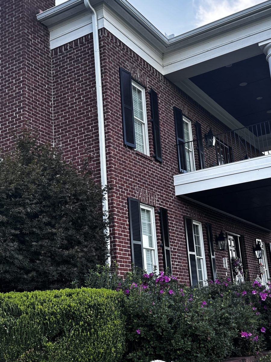 brick home with black painted shutters Preview Image 9