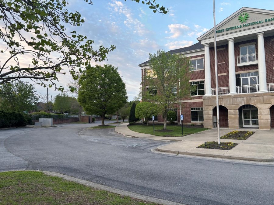 bank and parking lot Preview Image 3