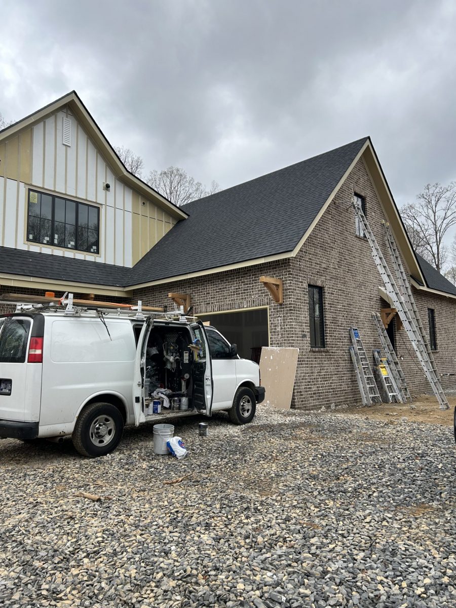 work vans and equipment outside of home Preview Image 3