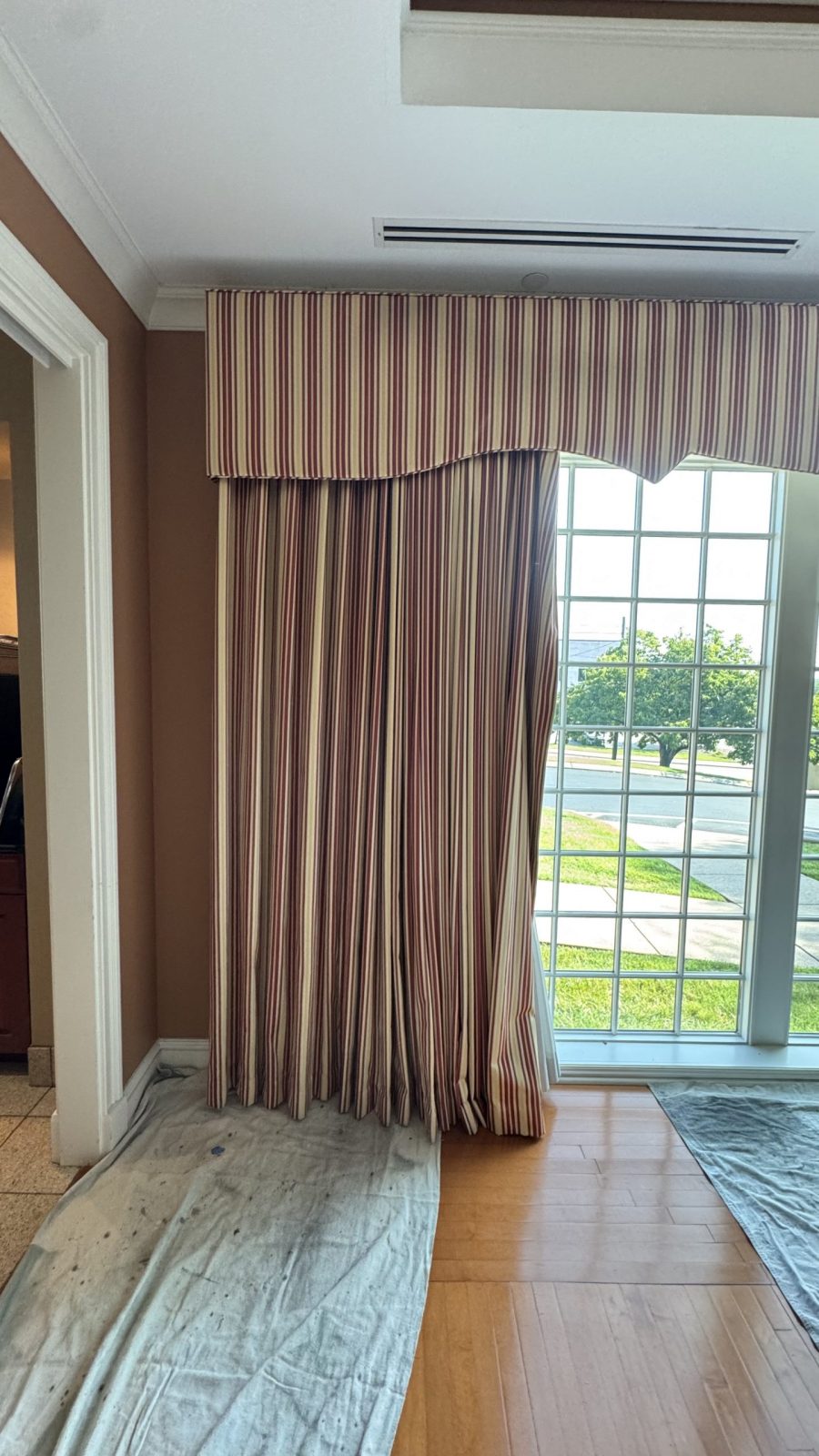 floor to ceiling windows with drapes Preview Image 2