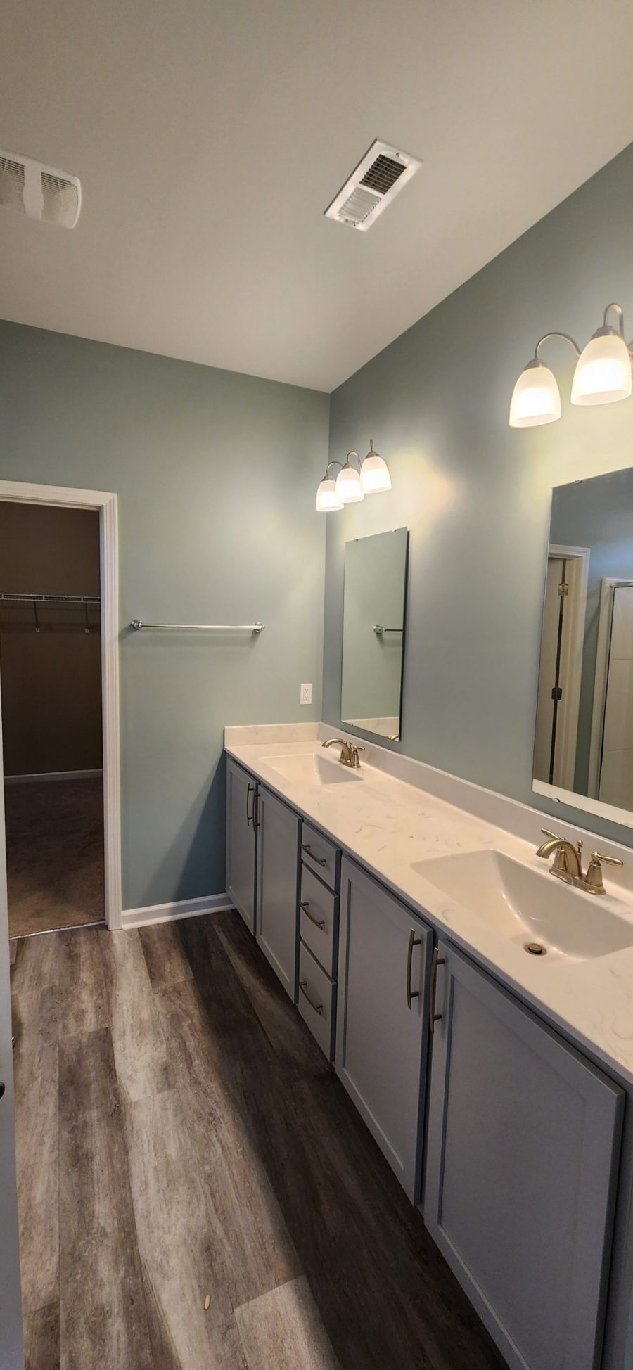 bathroom Preview Image 16