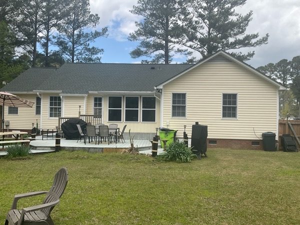 house exterior with beige siding Preview Image 5