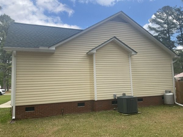 house exterior with beige siding Preview Image 6