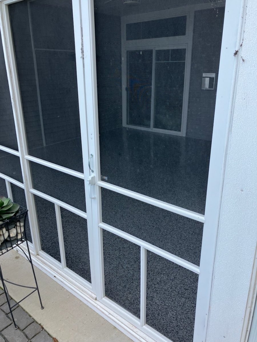 Outside Screen View Preview Image 2