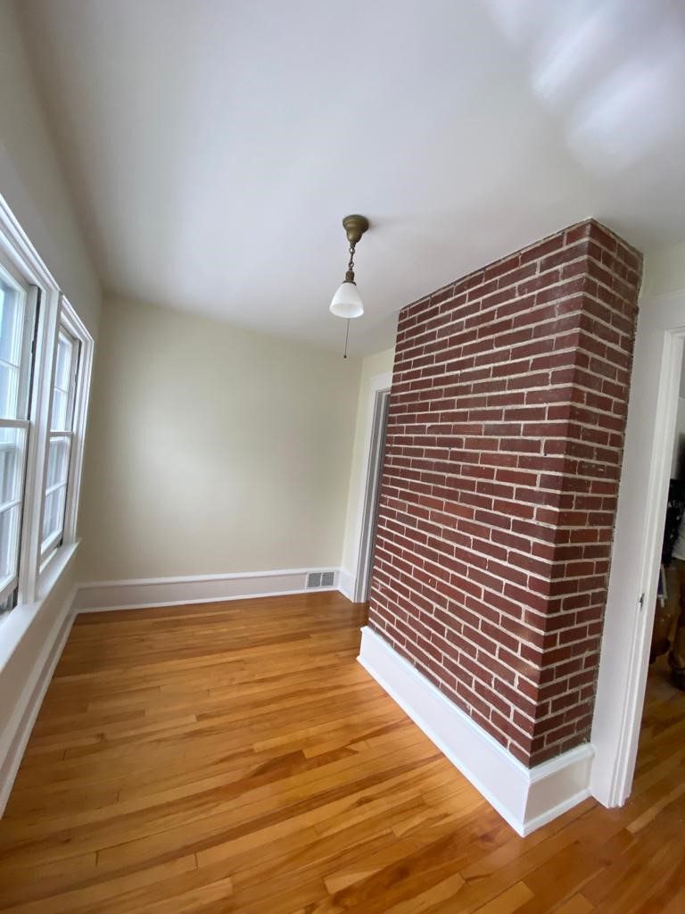 Repainted walls around brick Preview Image 4