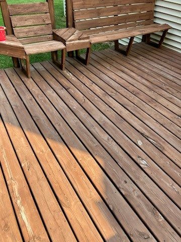 Deck Staining Project Preview Image 1