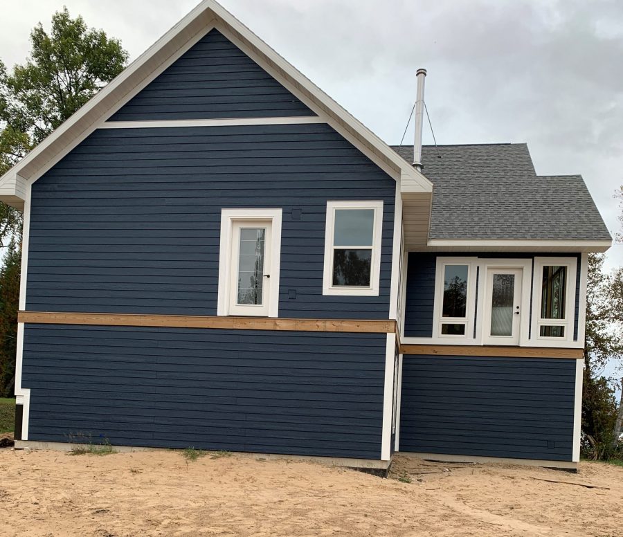 Siding painted dark blue Preview Image 2