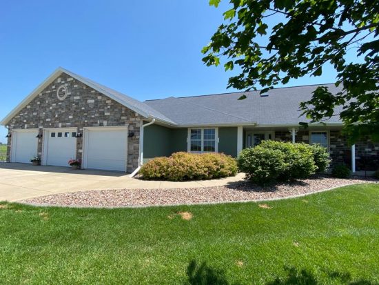 painted home in de pere wi