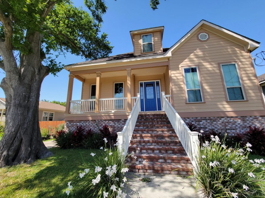 house and porch painting in New Orleans. Preview Image 3