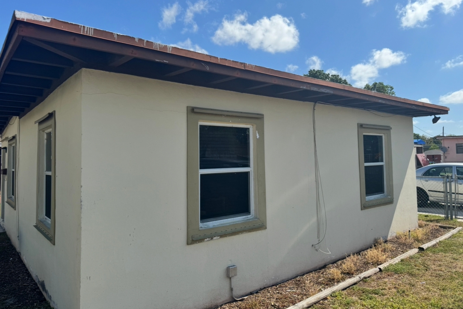 Exterior Painting in Miami Before