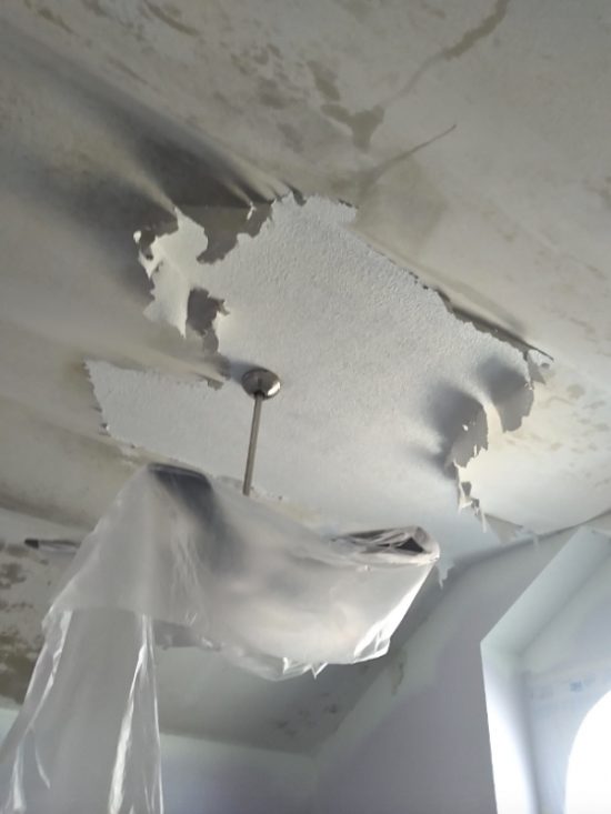 Popcorn ceiling removal services peeling