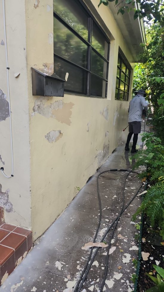 Miami Beach Exterior Project power washing side of house