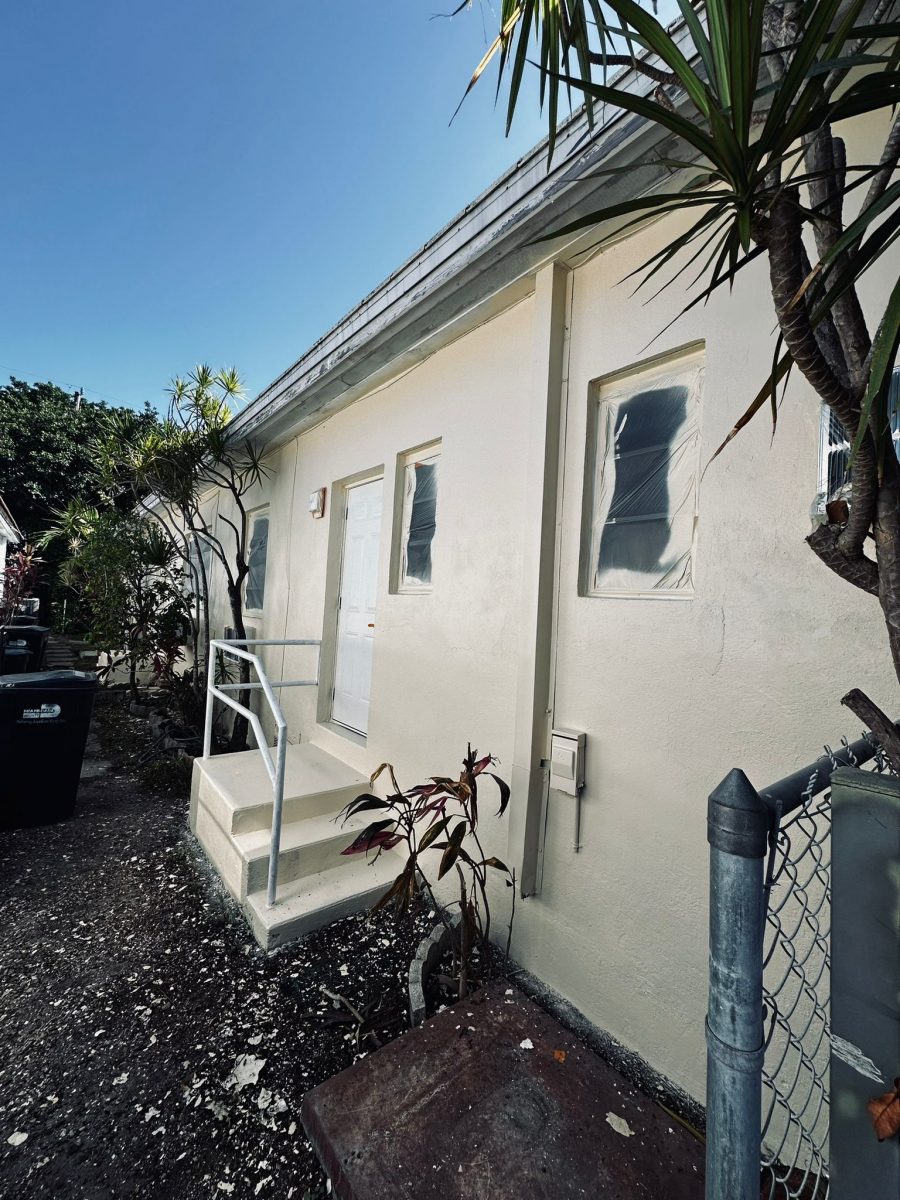 Miami Beach Exterior Project side of house being painted Preview Image 9